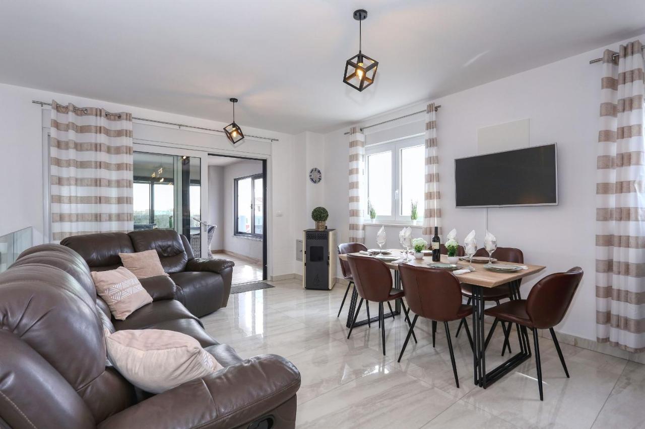 Luxury Apartment Isabell Zaton  Exterior photo