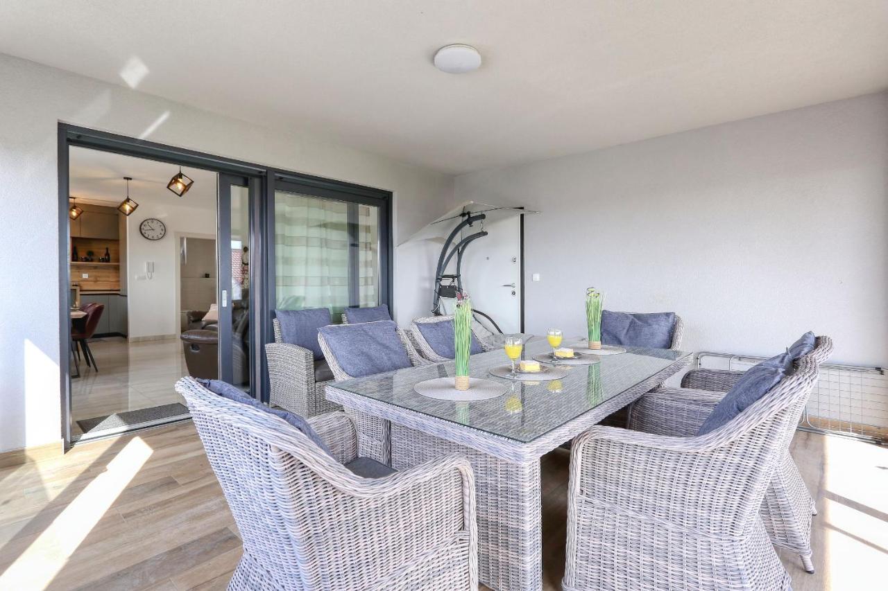 Luxury Apartment Isabell Zaton  Exterior photo